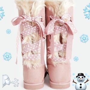 Blush lace back fuzzy boot